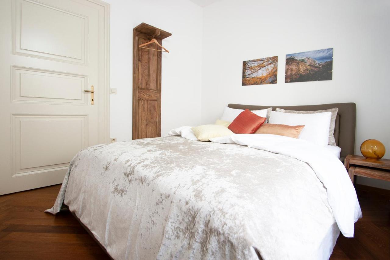 Deluxe Address Downtown Apartment *